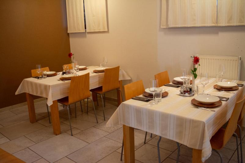 Jedi po naročilu, domači skutni štruklji z vročim sadjem Velenje Savinjska