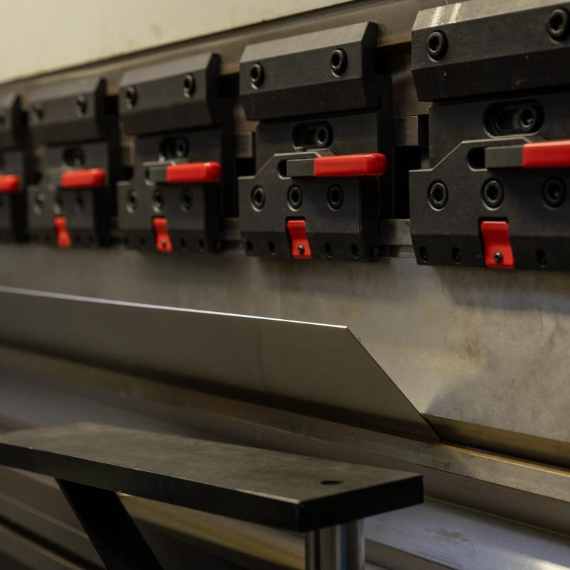 Izdelava jeklenih nosilcev za ograje Slovenija