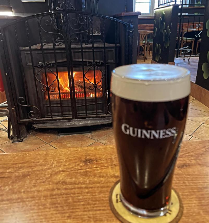 Bar s kraft pivom in hrano Velenje