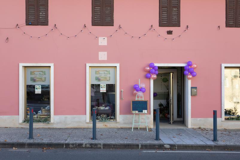 Lokalna trgovinica kraških dobrot Kras