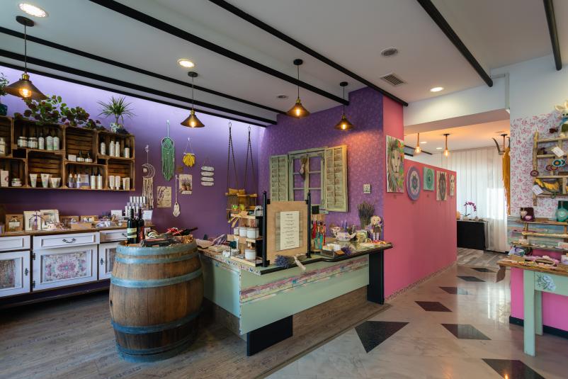 Trgovinica s kraškimi dobrotami Kras