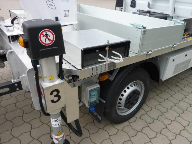 Izposoja dvižne košare Koroška