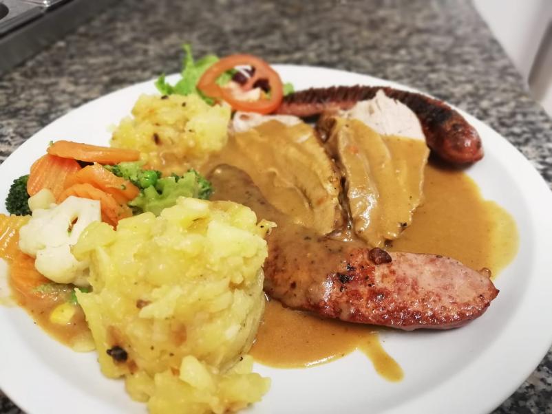 Iščete prostor za zaključeno družbo v Cerknici? Pridite v Valvasorjev Hram!