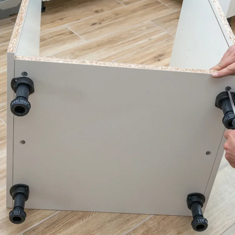 Trgovina z ročaji za omare in predale