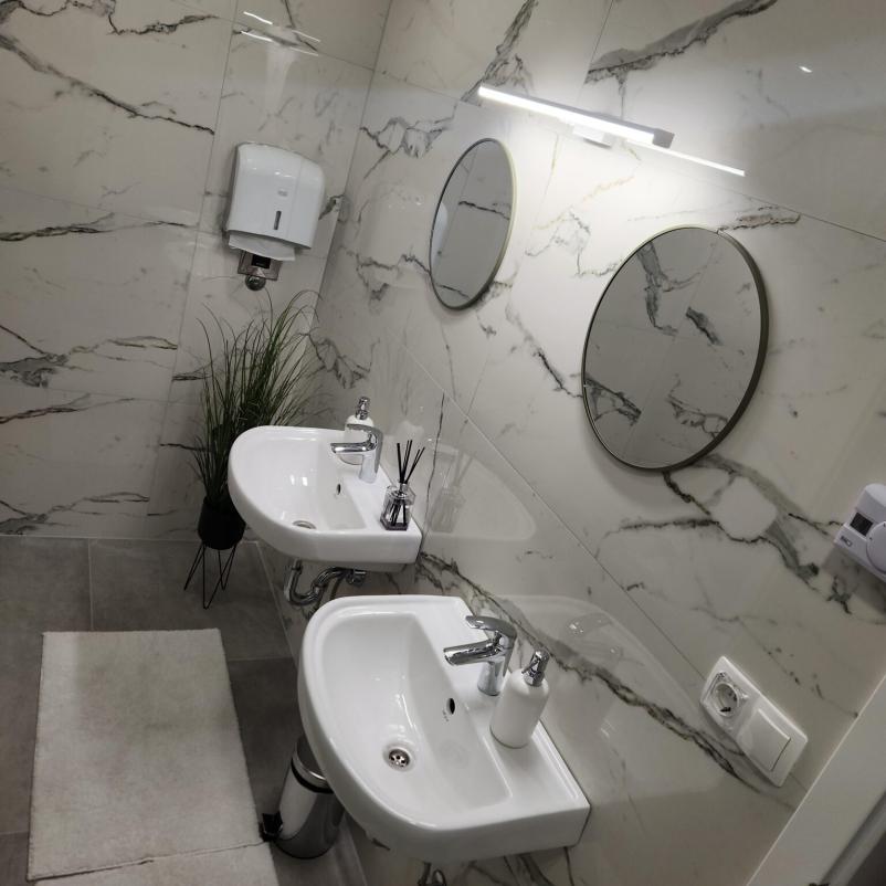 Prodaja lesenih, vinilnih in tekstilnih tal