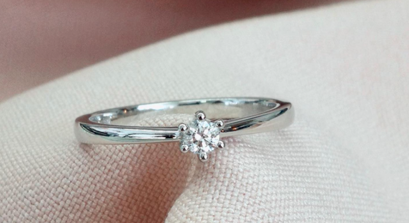 Zlat in srebrn nakit na Dolenjskem