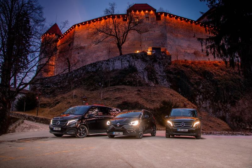 Fast taxi ride to the airport from Bled