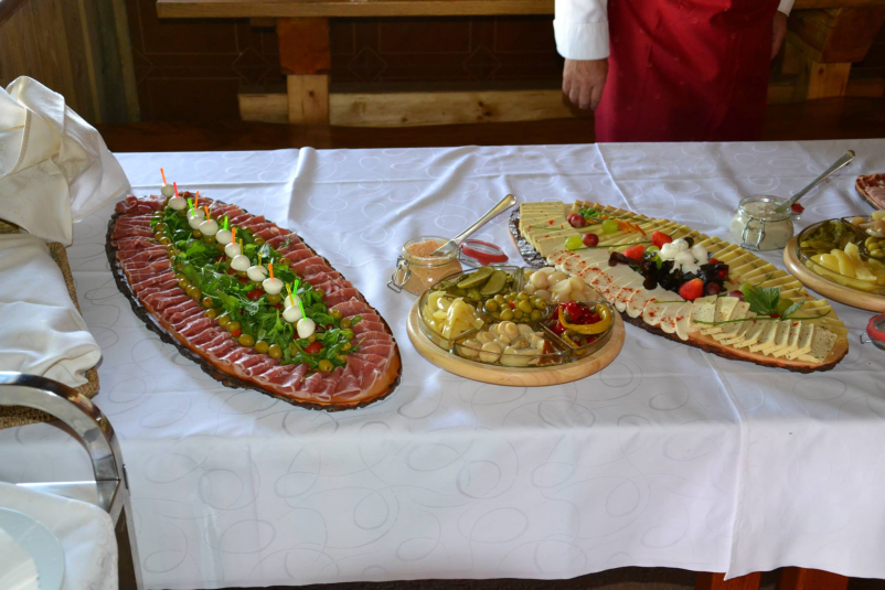 Naročilo mesnega narezka Maribor