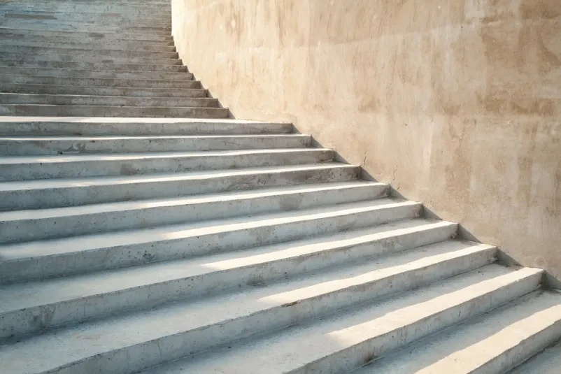 Zidanje armiranih betonskih stopnic Goriška