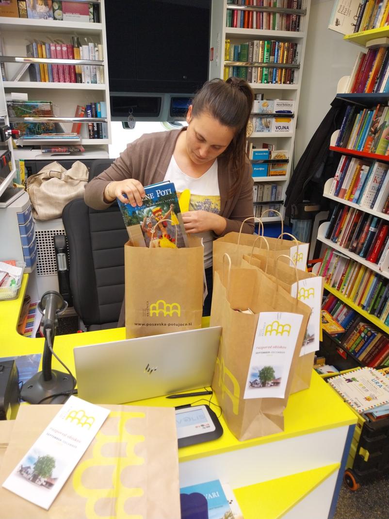 Kaj ponuja Posavska potujoča knjižnica?
