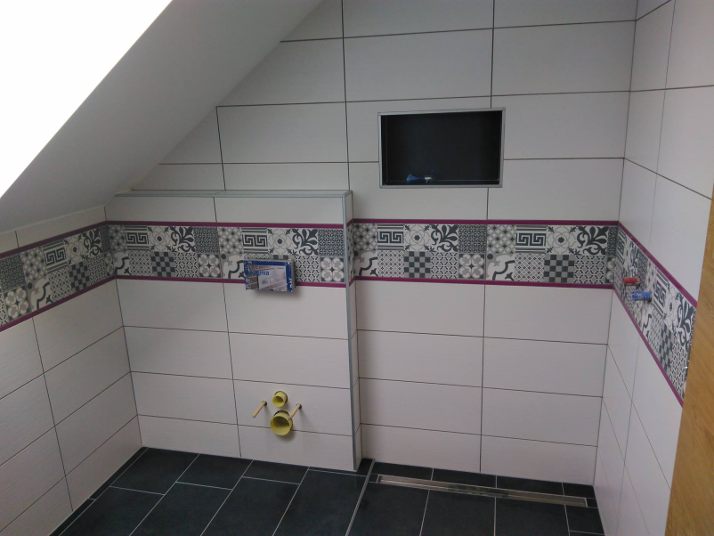 Menjava ploščic v kopalnici Kranj