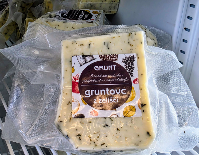 Prodaja sirov in izdelkov zavoda Grunt Komenda