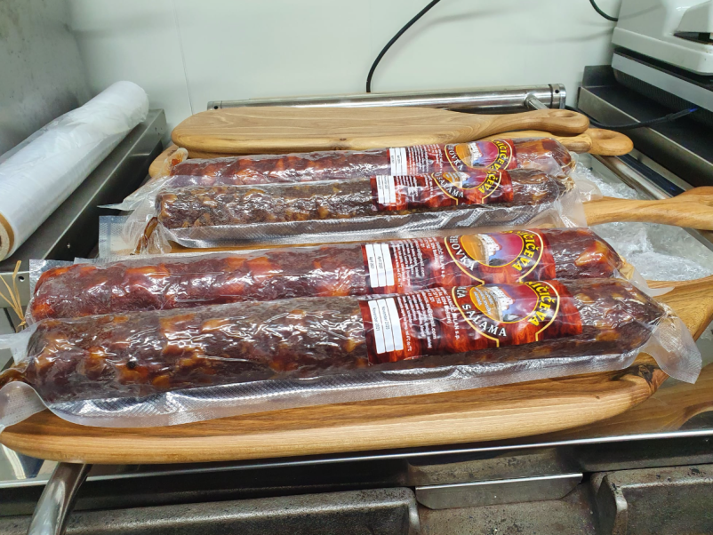 Prodaja domačih mesnih izdelkov Sevnica