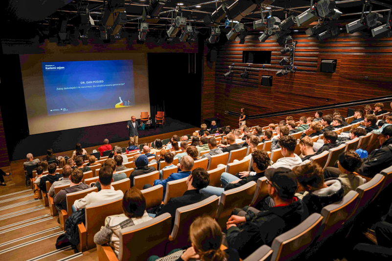 Kako registracija podjetja na MojeDelo.com pomaga pri pridobivanju kandidatov