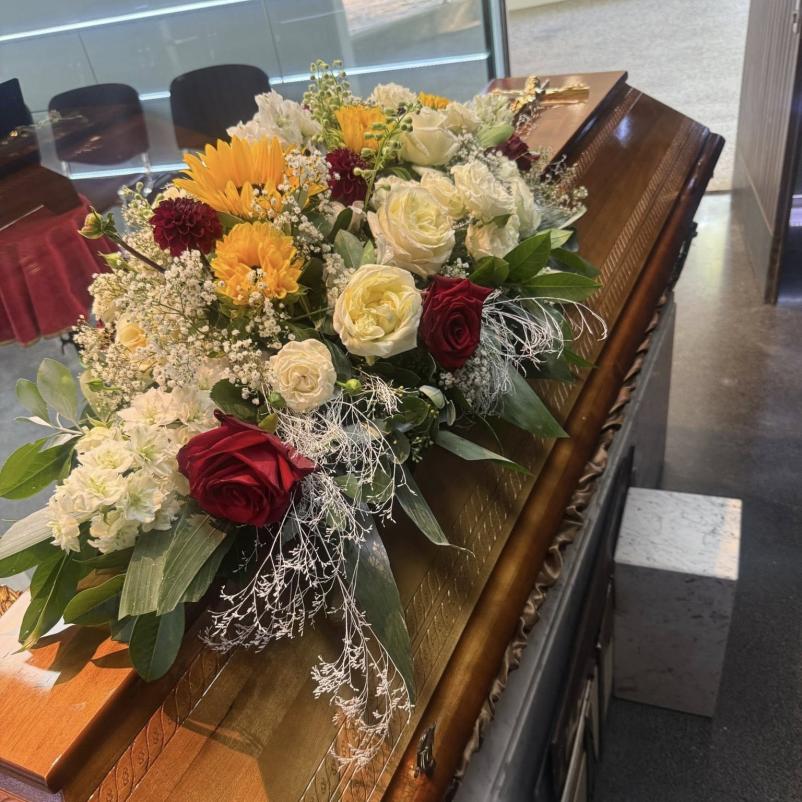 Pogrebno cvetje in aranžmaji Ljubljana