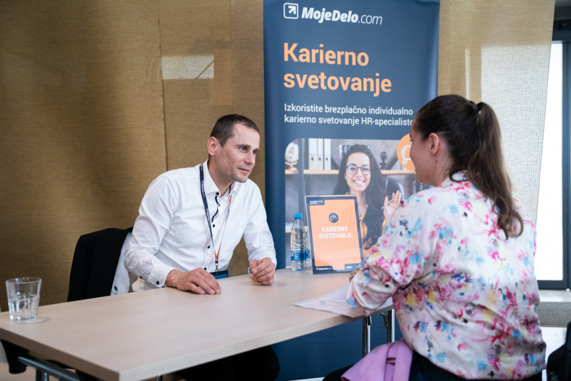 Več kot samo brskanje po oglasih: Akademija, testi in karierna podpora za iskalce zaposlitev na portalu