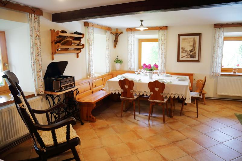 Family holiday house with pool close to Bled