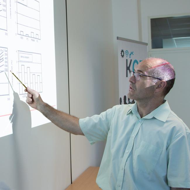 Seminar o procesu brizganja plastike v Sloveniji