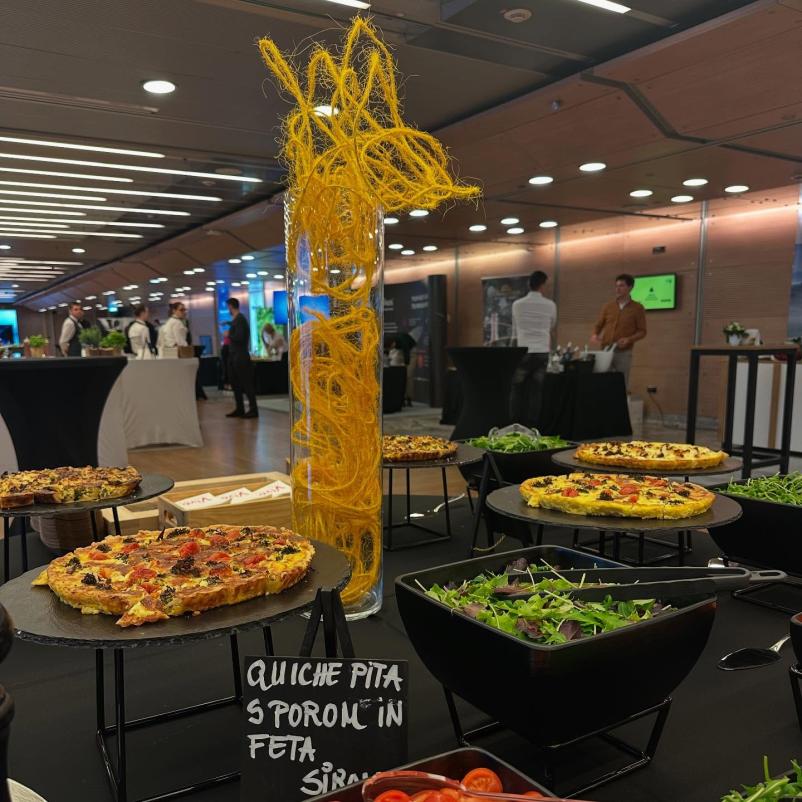 Pomoč pri organiziranju in pogostitvah za dogodke podjetij Slovenija