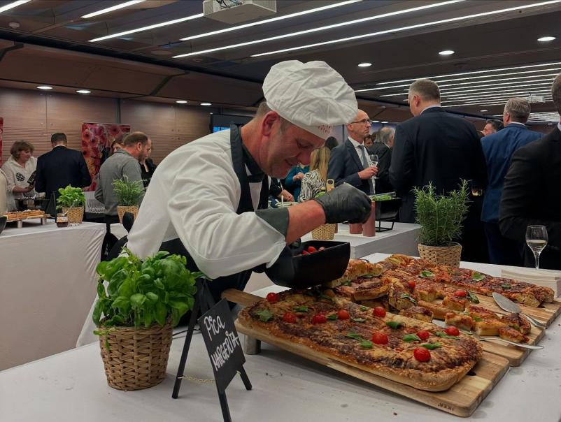Vrhunska catering ponudba za poslovne dogodke Slovenija