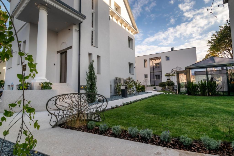 Soggiorno business di lusso a Lubiana, villa con piscina