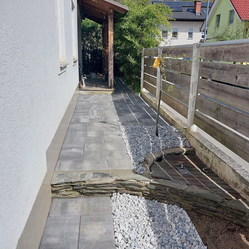 Tlakovanje dvorišč Osrednja Slovenija