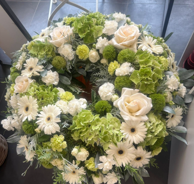 Hitra dostava vencev za pogreb na naslov