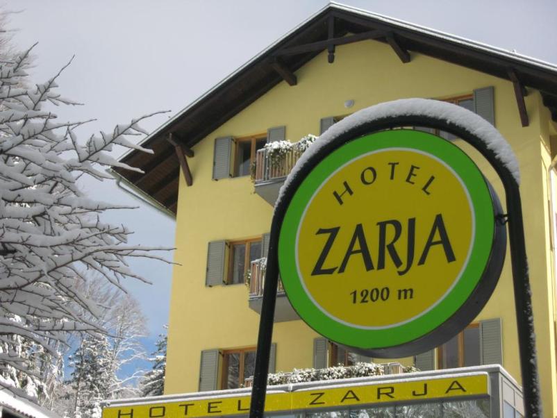 Rezerviraj sobo Hotel Zarja