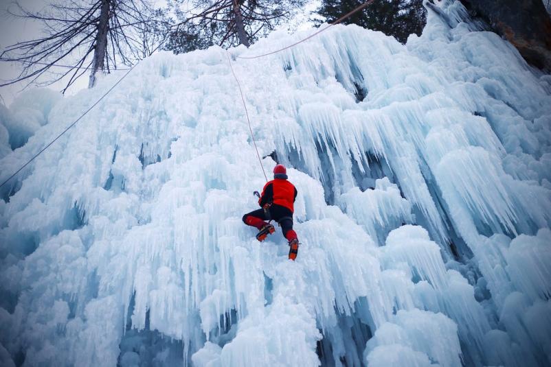 Plezanje v Ledenem kraljestvu Mojstrana