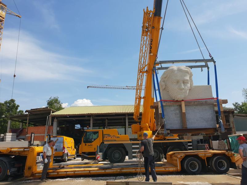 Prevozi in dvig težkih bremen v Sloveniji