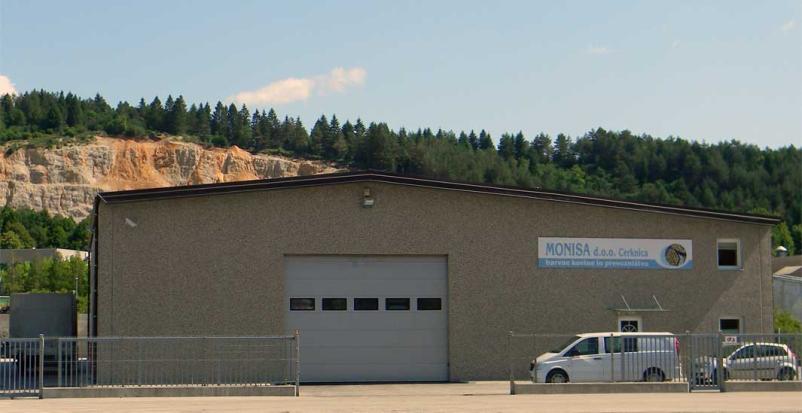 Polizdelki iz barvane kovine Notranjska