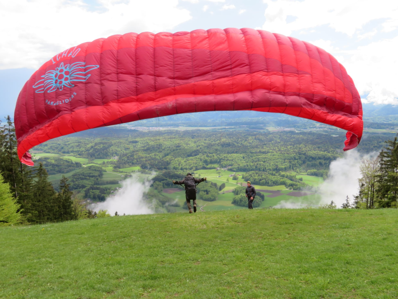 Skok s padalom v tandemu