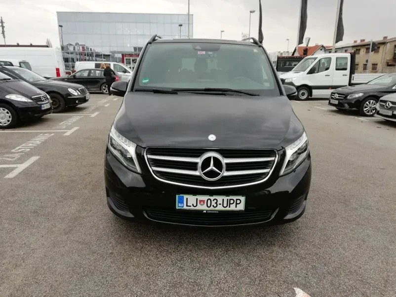 Izposoja Mercedes V-Class kombija Ljubljana