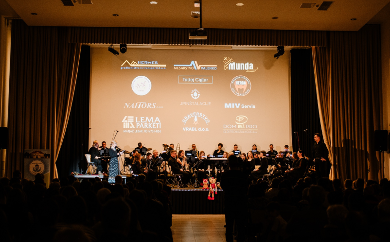 Glasbeno nastopanje pihalne godbe Dornava