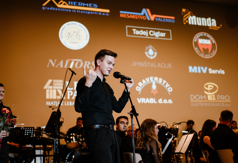 Glasbeno nastopanje pihalne godbe Podravje