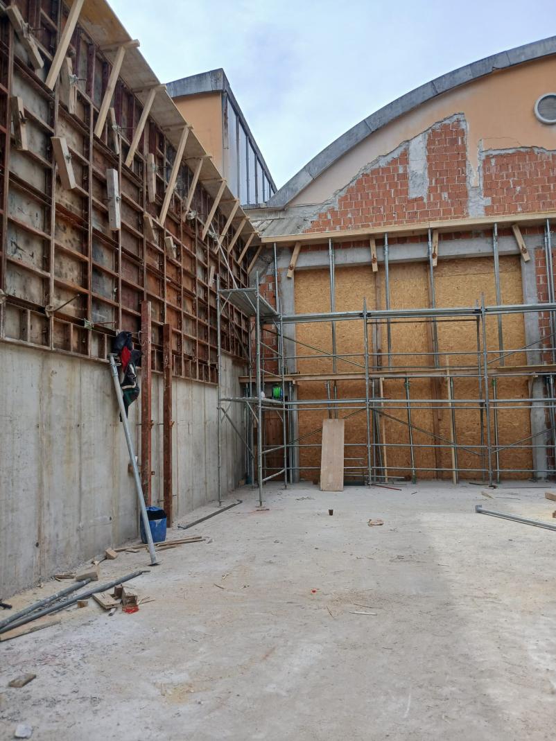 Izkopi in gradbena dela Izola, Obala