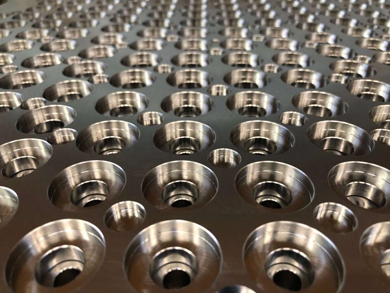 HARDOX in TOOLOX jeklo Kranj