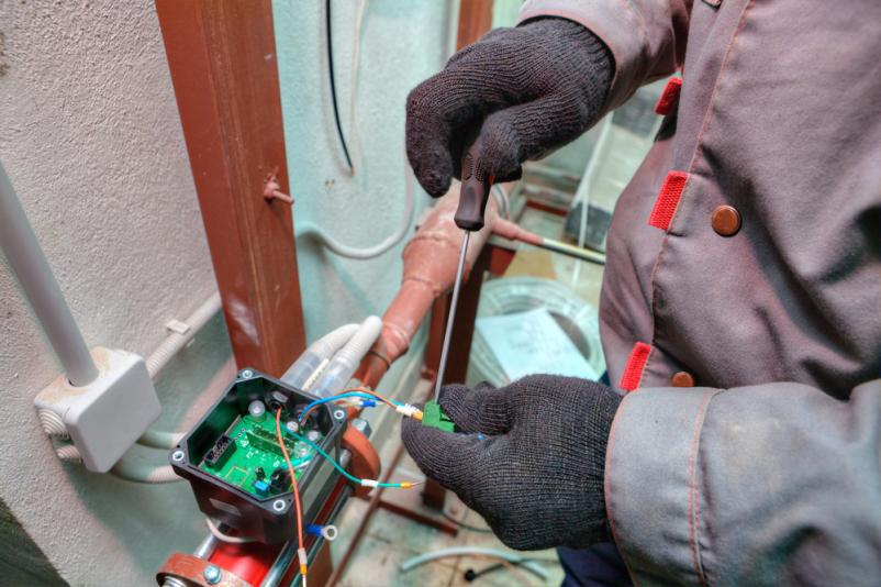 Električne inštalacije v stanovanjih in industriji Goriška