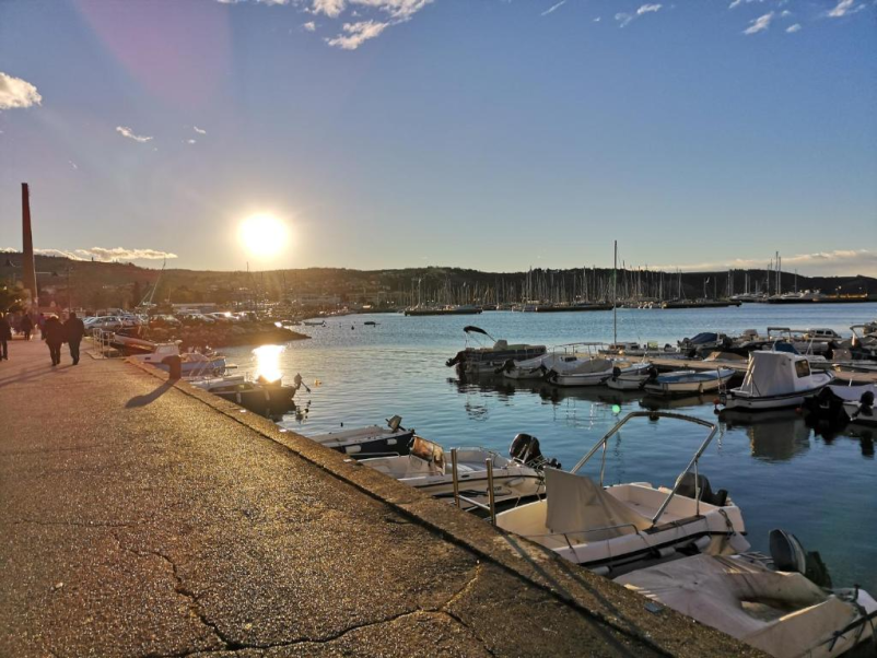 Ugoden najem apartmaja v centru Izole