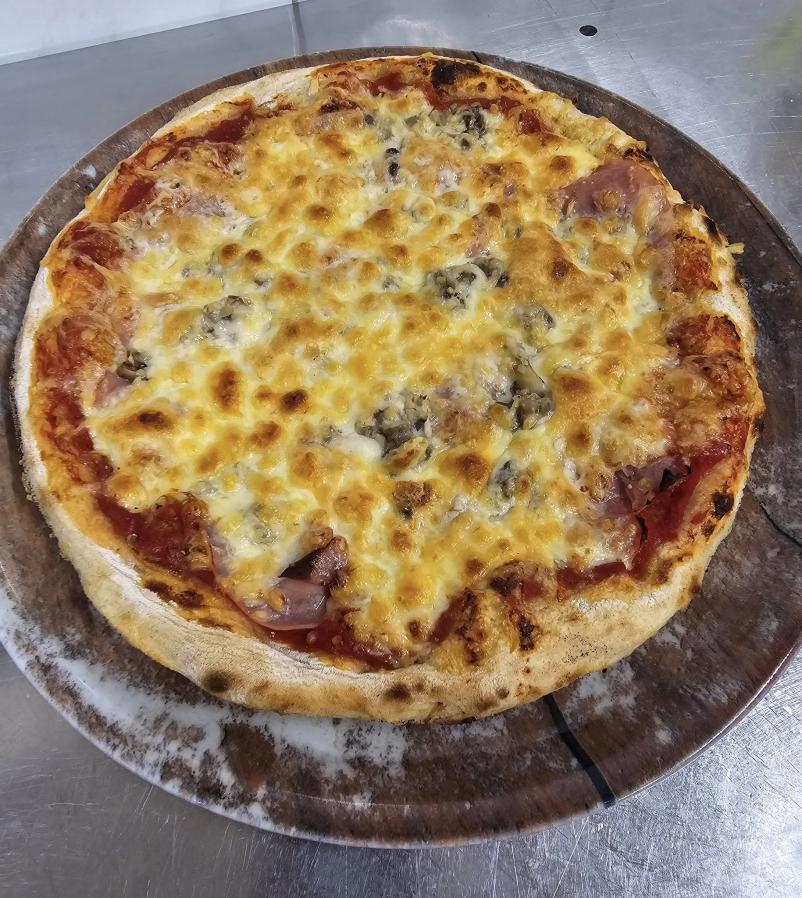 Pizzerija, dobre pizze Pivka