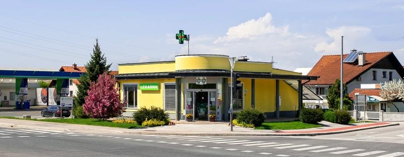 Lekarna Domžale, okolica