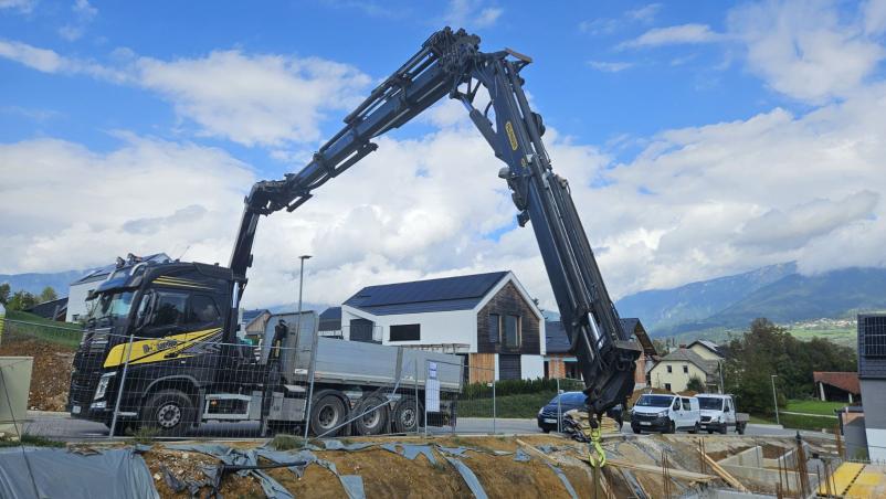 Dvigovanje in prevoz tovora s HIAB-om Ljubljana