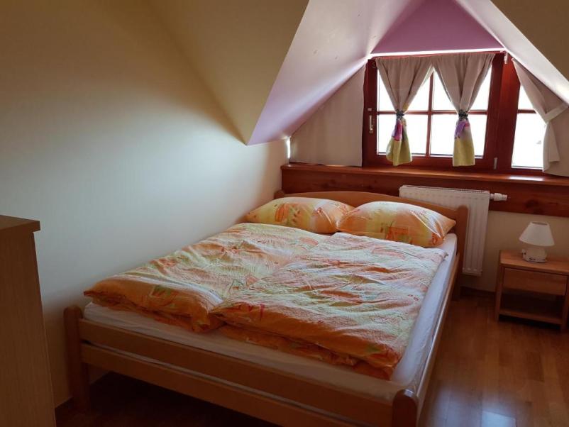 Stay on a tourist farm in Bled