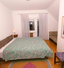 Spalnica v apartmaju