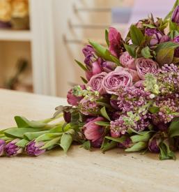 Rožnat šopek vrtnic