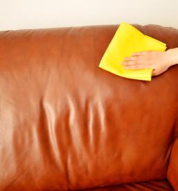 kvalitetno Čiščenje sedežnih garnitur na domu Kranj, Škofja Loka, Gorenjska