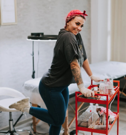 Kozmetični salon in urejanje obrvi Radovljica