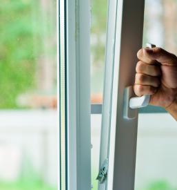 Ugodna proizvodnja in prodaja PVC vrat Domžale