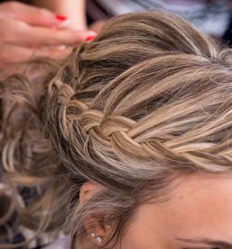 oblikovanje svečane pričeske