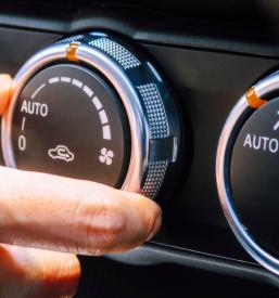 ugodno Polnjenje avtoklime Benedikt